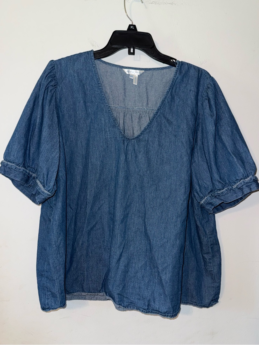 Draper James Chambray V-Neck Puff Sleeve Blouse